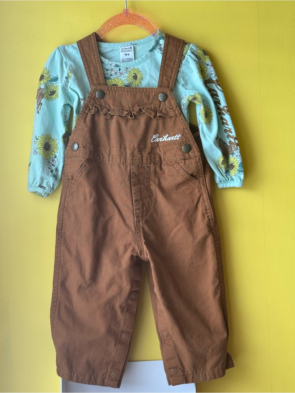 +NWOT Carhartt Baby Girl 2pc Overall Set 18M Brown Ruffle Bib Sunflower Top - Picture 1 of 6